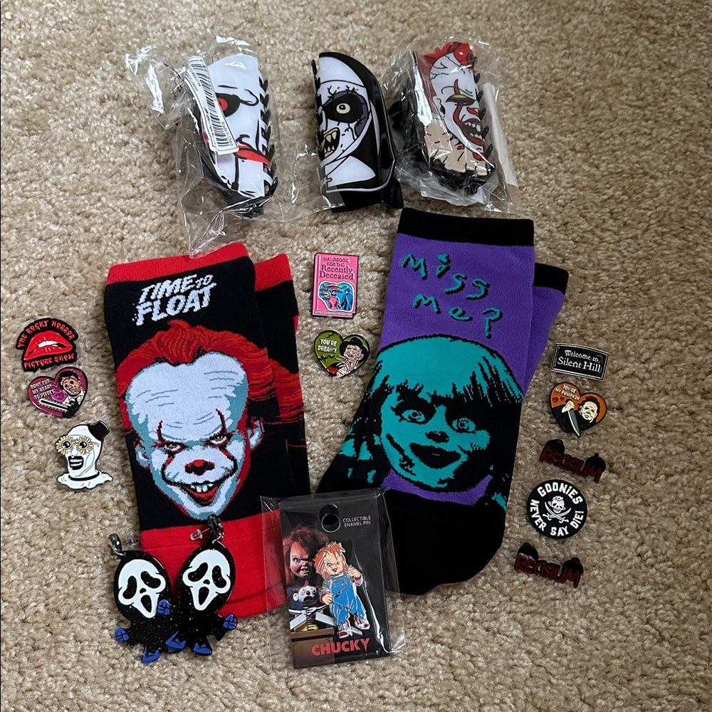 New Horror Themed Socks, Hair Claws and Pins Set